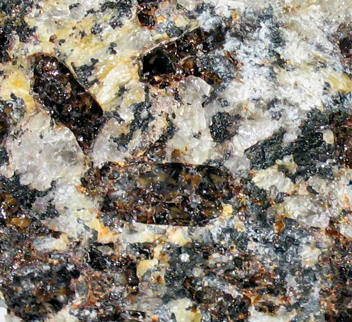Large Britholite-(Y) Image