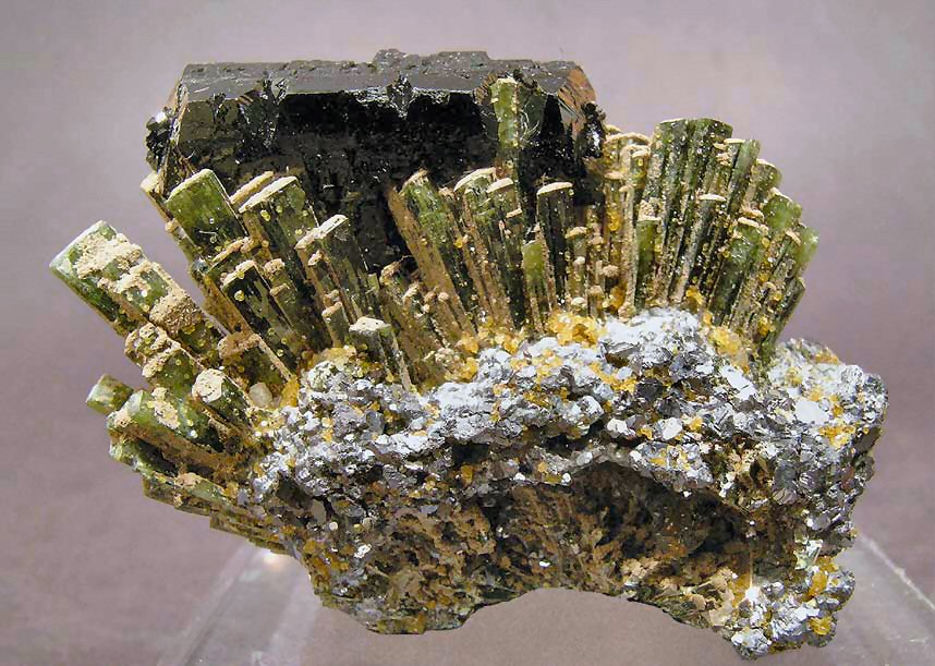 Large Hedenbergite Image