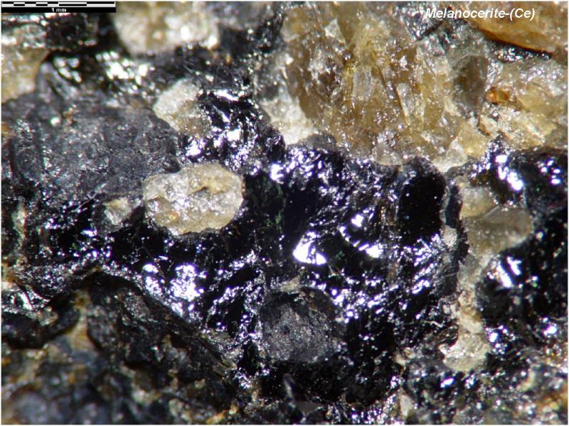Large Melanocerite-(Ce) Image