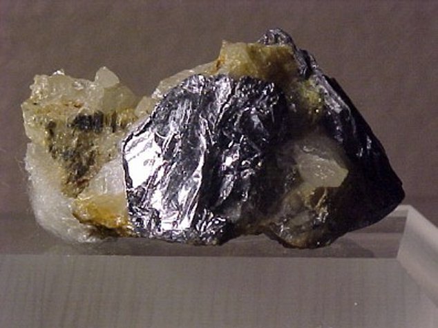 Large Molybdenite Image