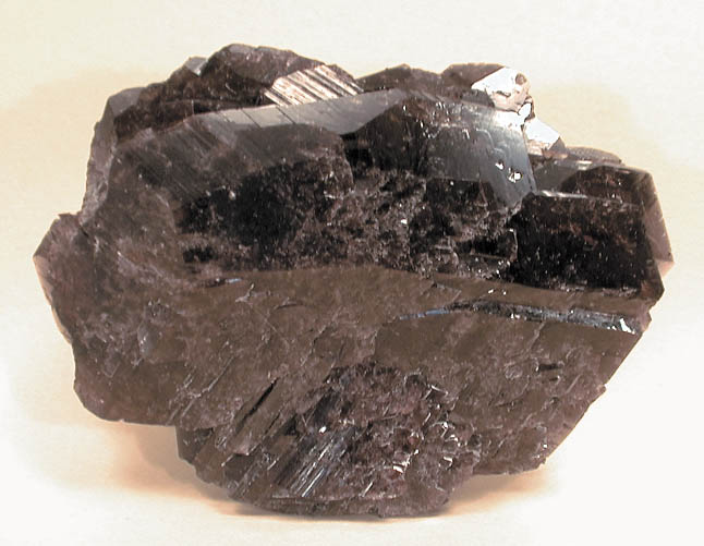 Large Axinite-(Fe) Image