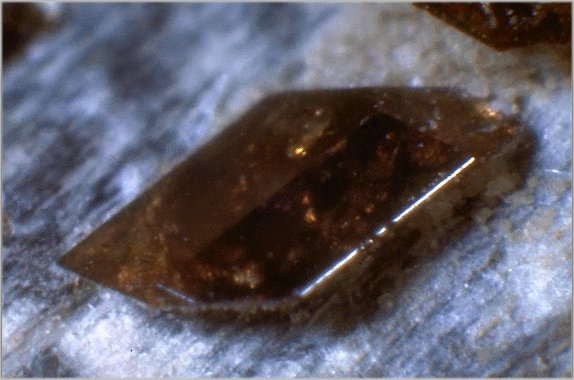 Large Axinite-(Mn) Image