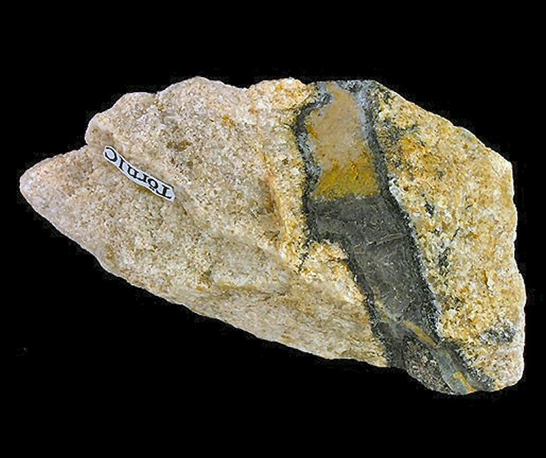 Large Tornebohmite-(Ce) Image